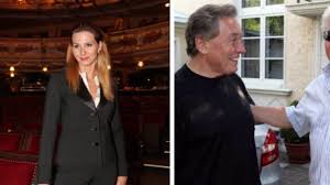 Stella a kryšpín truchlí nad ztrátou svého páníčka. Byli Na Noze Ted Ivana Gottova Prekvapila Na Pohreb Pozvala Milana Drobneho Extra Cz