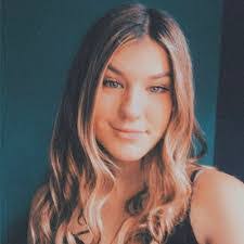 Katy Morris's Instagram, Twitter & Facebook