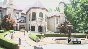 Atlanta mayor keisha lance bottoms, at a friday morning press conference, explained her surprise decision not to seek reelection as the city's mayor. Man Arrested After Police Called To Notorious Buckhead Party Mansion Again Wsb Tv Channel 2 Atlanta