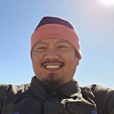 Larry Meeker's Instagram, Twitter & Facebook