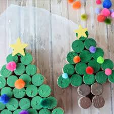 This design is both artistic and functional. Wine Cork Crafts Easy Diy Wine Cork Christmas Tree