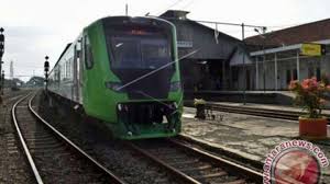 Perkhidmatan kereta api merentas sempadan antara butterworth dengan bangkok, thailand. Tak Hanya Krl Ini 12 Kereta Lokal Yang Hanya Boleh Angkut Pekerja Esensial Bisnis Tempo Co