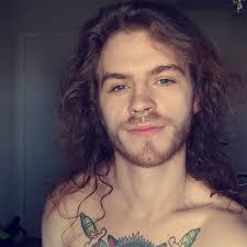 Why they said summer walker out here looking like goro 🫩😩