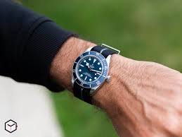 The black bay line is the result of the subtle blend of traditional aesthetics and contemporary watchmaking. M79030b 0003 Navy Blue Fifty Eight Black Bay Tudor Review
