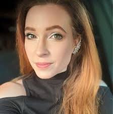 Elaine Marek's Instagram, Twitter & Facebook