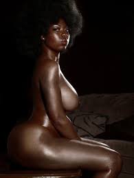 Nude black queen