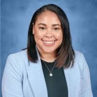 Karen Maul's Instagram, Twitter & Facebook