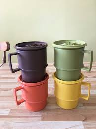 Vintage Tupperware Mugs With Lids Tupperware Cups Coasters Vintage Tupperware Tupperware Tupperware Cups