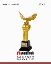 Check spelling or type a new query. Contoh Contoh Piala Penghargaan Bagus 1souvenir Id