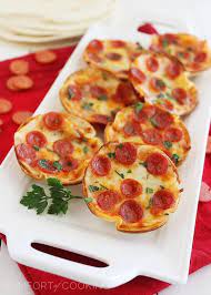 Easy Mini Tortilla Pizzas Recipe Tortilla Pizza Diy Snacks Mini Tortillas