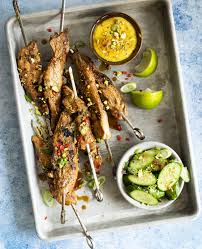Des Satays Tendres Et Gouteux Que Demander De Mieux In 2020 Food Workout Food Recipes