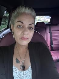 Introduction of a reversed expat from France