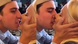 Show more posts from karolinel. D5wc0opdqtm9qm