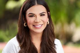 Eva Alarcon's Instagram, Twitter & Facebook