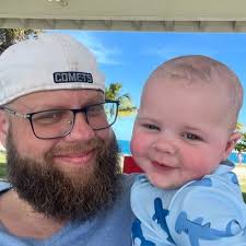 Michael Vickroy (@EsportsVickroy)