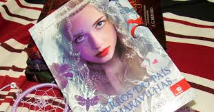 Resenha: Sussurros do País das Maravilhas