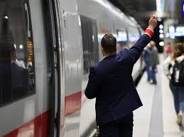 Die bahn hatte nach eigenen angaben einkommenssteigerungen wie im öffentlichen dienst vorgeschlagen, allerdings bezogen auf den bereich. Ebplrvcta5do9m