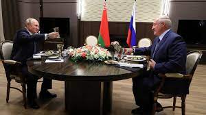 Poetin houdt een afwachtende houding aan, ziet tichanovskaja. Belarus Leader Says Putin Offers Help As Pressure Builds Euractiv Com