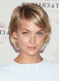 For low maintenance curls, a longer on top, short sides and back cut is the way to go. 30 Schonsten Low Maintenance Haarschnitte Fur Frauen Die Frisur Thin Hair Haircuts Thick Hair Styles Short Hair Model