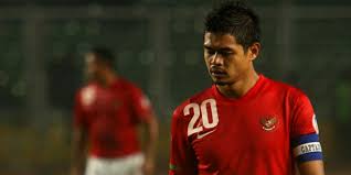 Dia bermain di posisi penyerang tengah. Profil Bambang Pamungkas Bola Net
