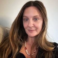 Chicken Soup for the Soul: Too Funny!: 101 Hilarious Stories to Brighten  Your Days: Newmark, Amy: 9781611590890: Amazon.com: Books