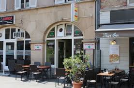 Wähle aus imbiss, burger oder alkoholfreie getränke. Das Super Jami Im Heusteigviertel Ist Eines Der Restaurants In Stuttgart Die Eine Komplett Vegane Speisekarte Bieten Stuttgarter Zeitung