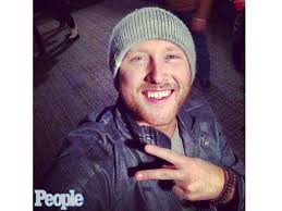 Cole Swindell 5 Things To Know Cole Swindell Cole Chris Young
