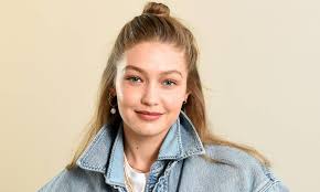 Sports illustrated, maybelline & victorias secret model. Festive Tidings From Gigi Hadid And A First Look At Baby Zigi Mena24t