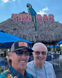 Darryl Tolleson (@tollesonlife) • Instagram photos and videos