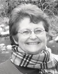 Lola Manley's Instagram, Twitter & Facebook