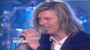 Bowie y yo. -Para Lorena, Manuel, Laura y Garay-