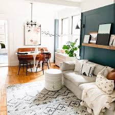 Memiliki ruang tamu minimalis berukuran terbatas tentu bukan masalah apabila anda dapat menyiasati dan menatanya dengan tepat. 10 Inspirasi Ruang Tamu Kecil Terlihat Luas Tips