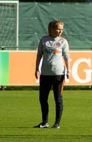 The expanded rosters should give coaches more flexibility during a tight olympic schedule with limited rest time between matches, as well as expected heat and humidity in tokyo. Datei Sarina Wiegman Jpg Wikipedia