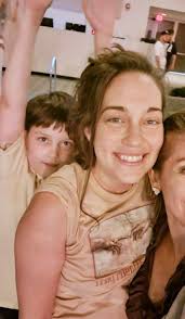 Private room for rent 9961 Aloma Bend Ln, Oviedo, FL 32765-5135, United  States Hi guys my name is Kayla and my roommate Michelle and I are  currently looking for a roommate for