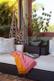 Plus get more elle de. Best Throw Blanket Decorating Ideas How To Decorate With Throws