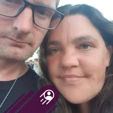 Hi...can anyone recommend a good brand of strong smelling gingerbread  essential oil for making wax melts please 😊