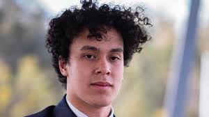 Victorian students along NSW border faced with expiring crossing permits