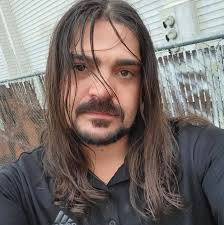 Pilot and his 2 daughters found dead after plane crash in Montana,  officials say