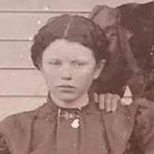 Mamie Parrish's Instagram, Twitter & Facebook