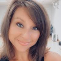 Penny Robertson's Instagram, Twitter & Facebook