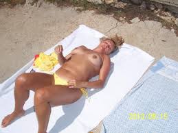 Vacation erotica - unveiling raw beauty