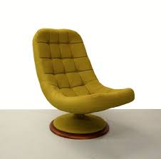 Mid Century Scoop Swivel Chair With Teak Base By R Huber Co Canadian Danish Modern Swivel Mid Century Swivel Chair Modern Swivel Chair
