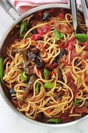 Pates Sauce Tomates Aubergine Et Poivrons Recette Pate Sauce Tomate Sauce Pour Pates Aubergine