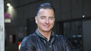 The 27 club is a list consisting mostly of popular musicians, artists, or actors who died at age 27. Kultur Und Leute B Z Berlin