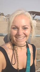 Hi everybody! I just want to introduce myself here to offer my services as  a pet sitter, housesitter, plant carer, and also to look for potential cat  sitters for my two boys,