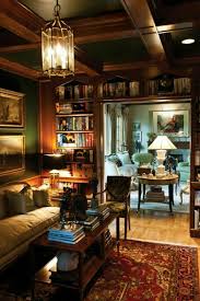 Una Biblioteca Con Una Luz Intimista Un Lugar Donde Sumerirse En Un Libro O En Una Conversaci Interiores De Casa Decoracion De Interiores Decoraciones De Casa