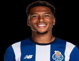 PERCEBI VÍTOR BRUNO... ALELUIA! Vítor Bruno lançou intensidade para  complementar a criatividade. Ou seja, Eustáquio mais intenso, ao lado de  Varela, não criativo, mas mais capaz de ler o jogo e passar