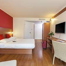Find the travel option that best suits you. Star Inn Hotel Frankfurt Centrum By Comfort Frankfurt Am Main At Hrs With Free Services