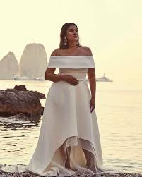 Explore all of our wedding gowns & lace wedding dress collections, a range of fabrics and silhouettes that evoke uniqueness and romance. Plus Size Wedding Dresses For The Beach Pasteurinstituteindia Com