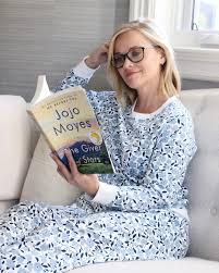 Laura jeanne reese witherspoon is an american actress, producer, and entrepreneur. Reese Witherspoon On Twitter I Can T Think Of A Better Book To Read During The Month Of Giving Than Thegiverofstars By Jojomoyes Her Characters Are So Compelling And Y All Already Know How